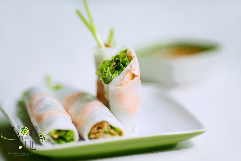 nem cuốn tôm thịt