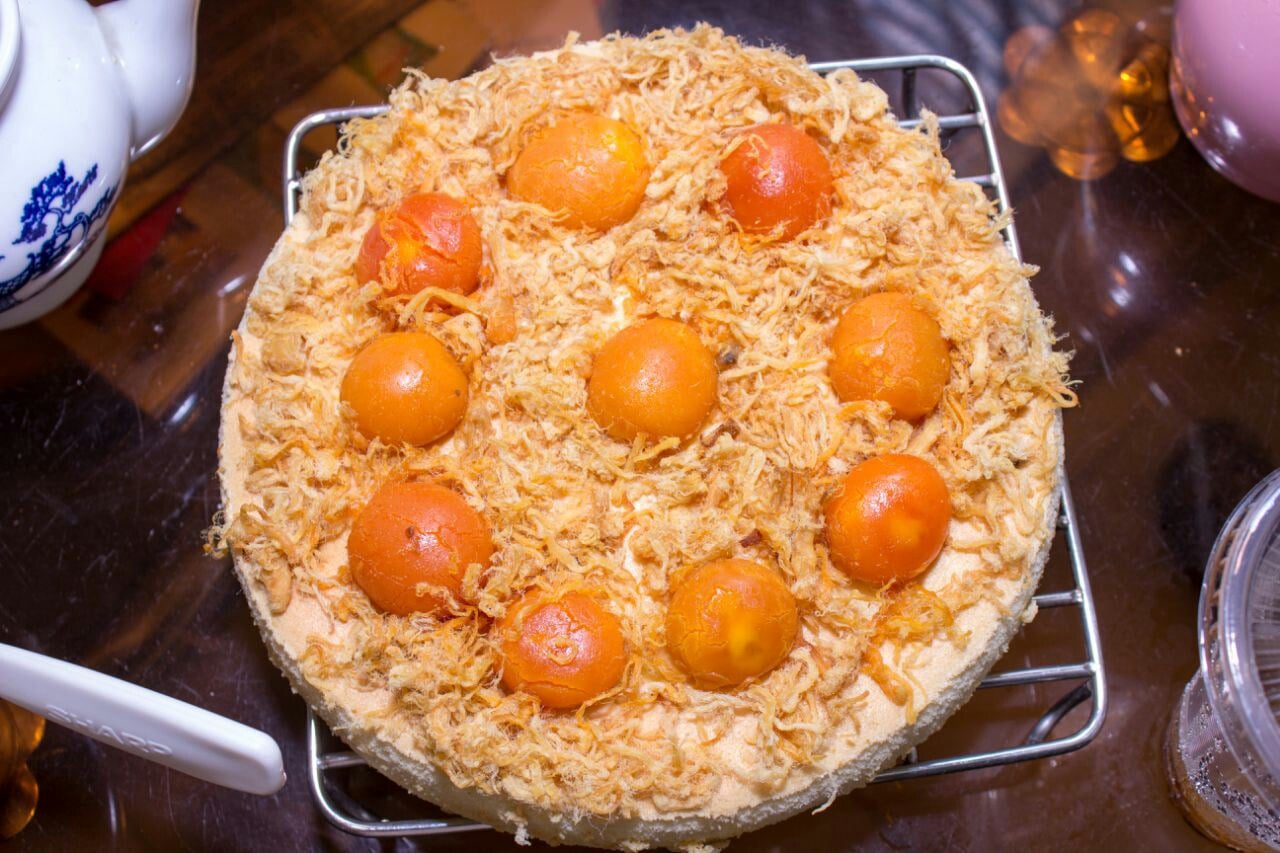 Bánh bông lan trứng muối - món ăn vặt chưa bao giờ hết hot