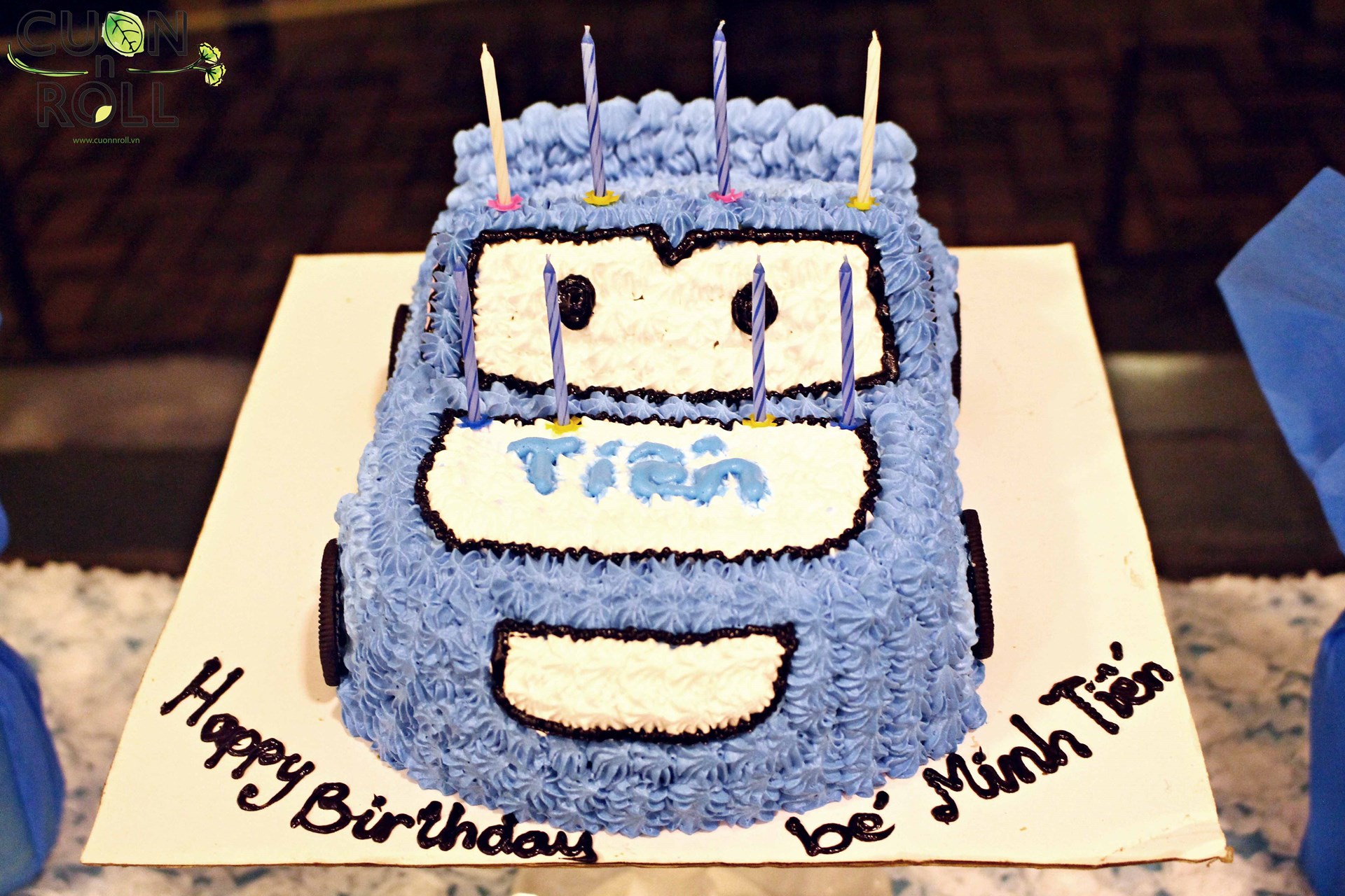 8 mẫu bánh sinh nhật ngộ nghĩnh cho bé yêu