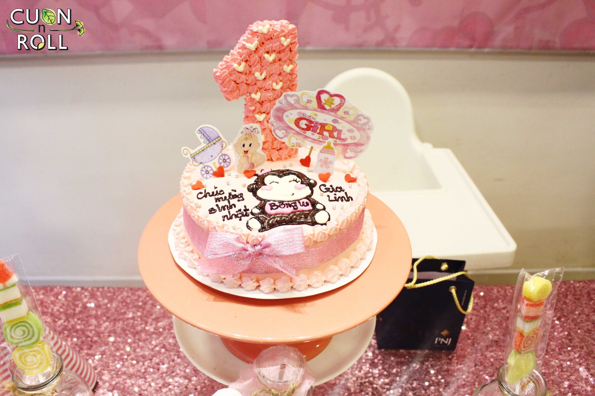 BTN26 - Bánh sinh nhật Hello Kitty nơ hồng sz18 - Tokyo Gateaux - Đặt bánh  lấy ngay tại Hà Nội