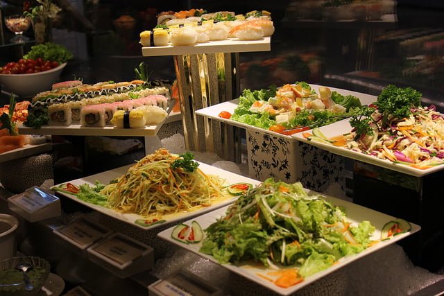 Điểm danh 5 nhà hàng buffet nổi tiếng nhất Hà Nội