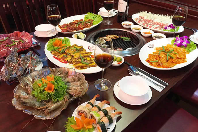 Điểm danh 5 nhà hàng buffet nổi tiếng nhất Hà Nội