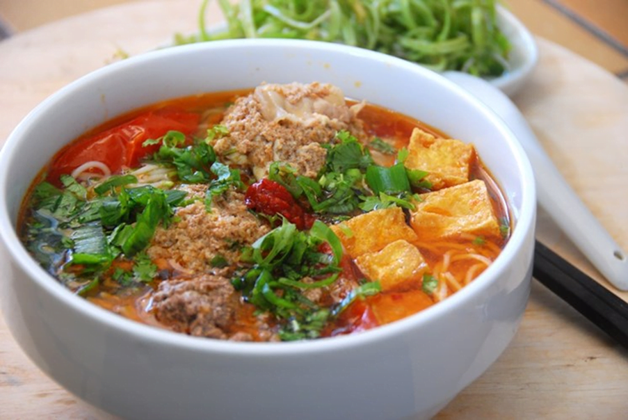 Top 5 hàng bún riêu cua nổi tiếng của Hà Nội