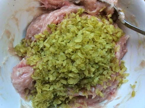 Cách làm chả cốm chuẩn vị Hà Nội