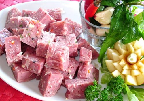 Hướng dẫn cách làm nem chua tại nhà ngon mà đơn giản