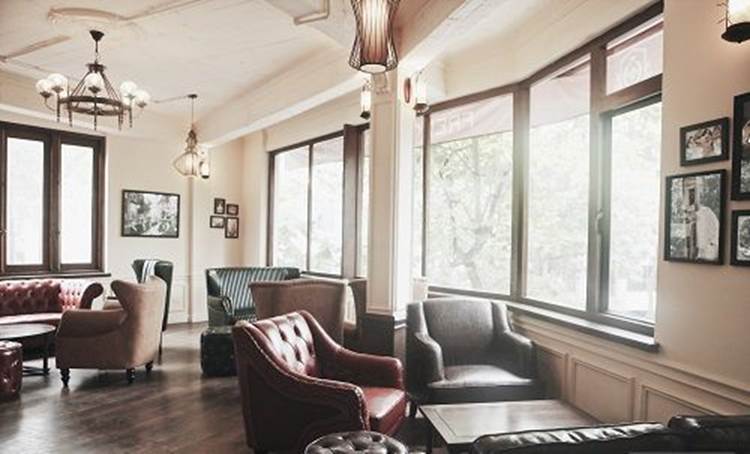 không gian ODÉON Brasserie - cafe đẹp hà nội ngày hè