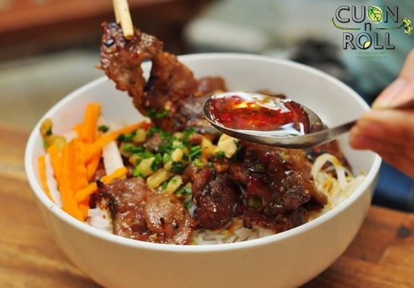 ăn vặt hà nội-bún thịt nướng