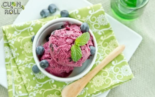 kem sữa chua việt quất