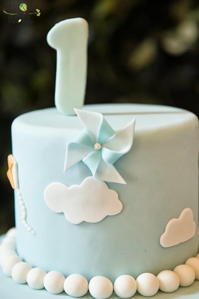 mẫu bánh sinh nhật cho bé 1 tuổi
