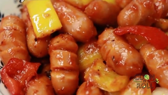 xúc xích xào rau củ