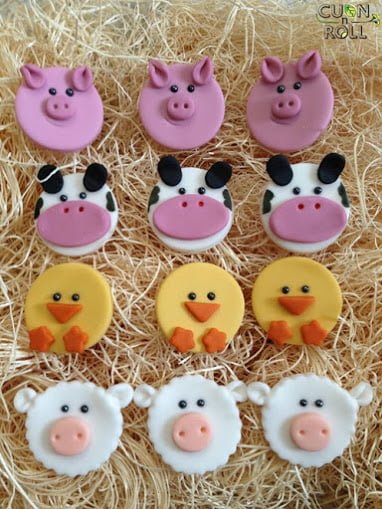 tổ chức sinh nhật cho bé cuonnroll bánh cupcakes