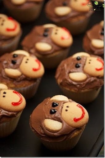 tổ chức sinh nhật cho bé cuonnroll bánh cupcakes