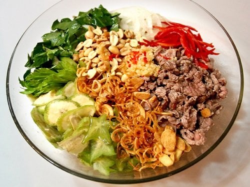 Hướng dẫn chi tiết cách làm món gỏi bò bóp thấu ngon lạ miệng