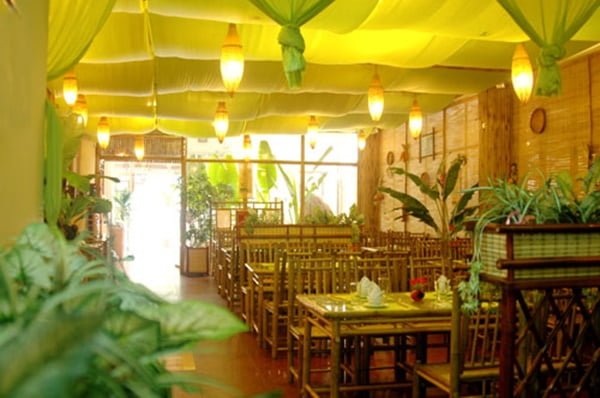 nhà hàng ngoại ô gần vincom bà triệu