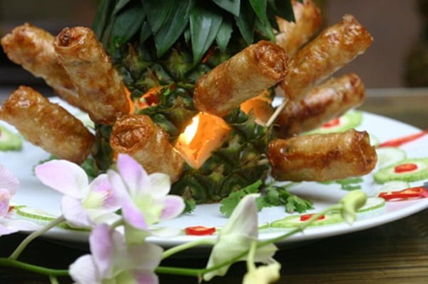 nhà hàng ngoại ô