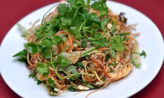 Tự làm nộm hoa chuối siêu ngon chiêu đãi cả nhà