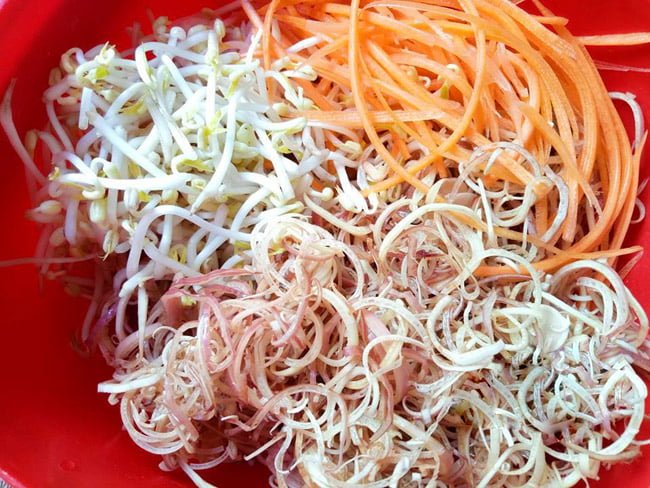 Tự làm nộm hoa chuối siêu ngon chiêu đãi cả nhà