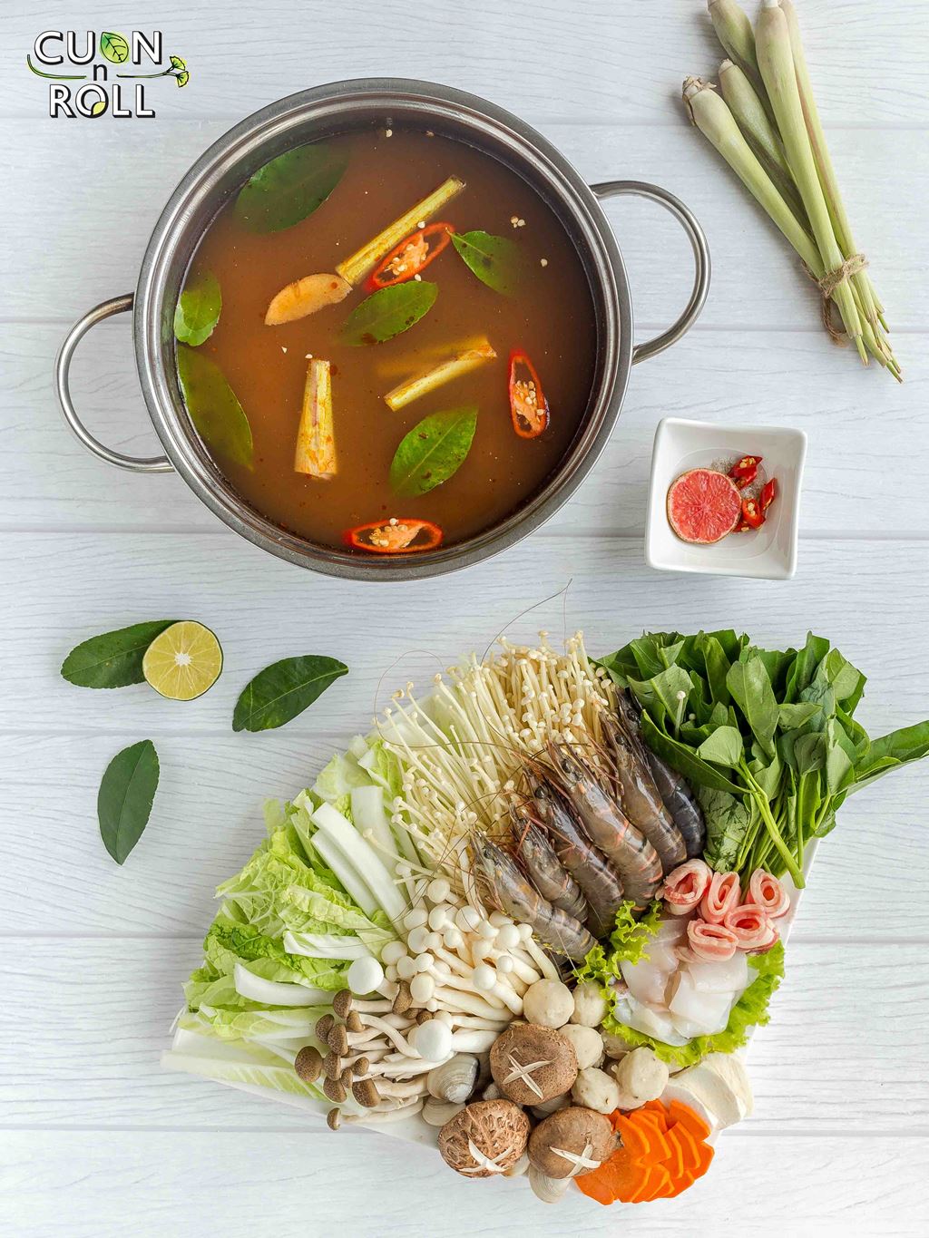 Tiệc đầy tháng cho bé