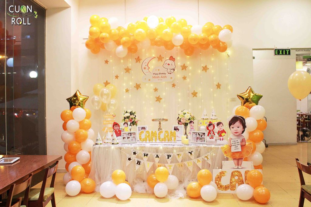 tổ chức đầy tháng bé