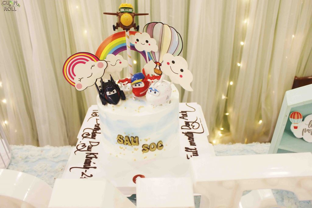 Tổ chức tiệc đầy tháng cho bé