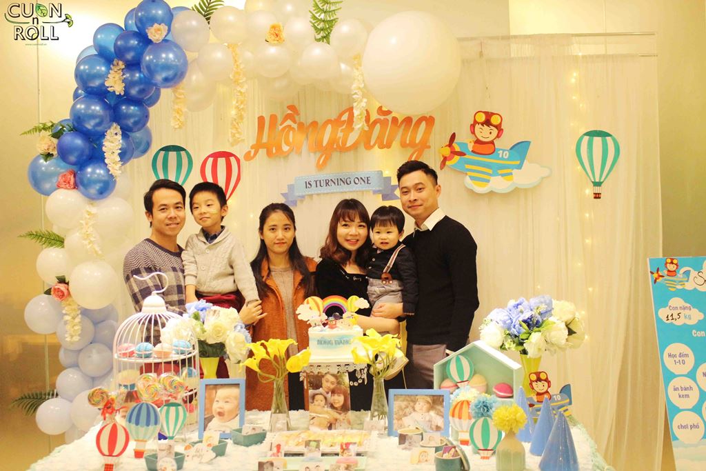 tổ chức tiệc đầy tháng cho bé