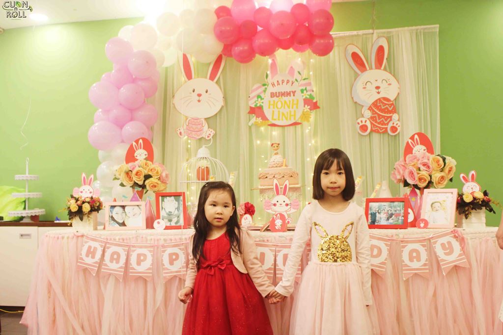 trang trí tiệc thôi nôi cho bé gái