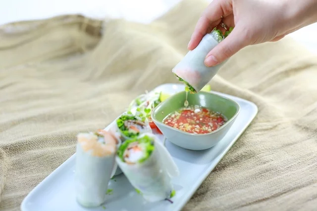 review cuốn n roll