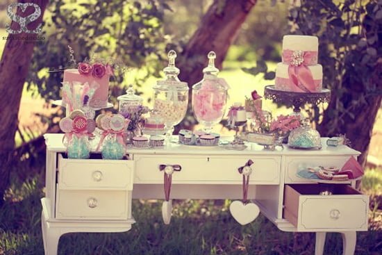 Bàn tiệc này là mơ ước của các bạn gái đúng không nào?